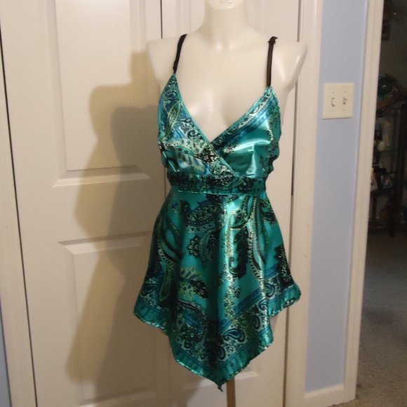 Satin Top 1X - Picture 6 of 13